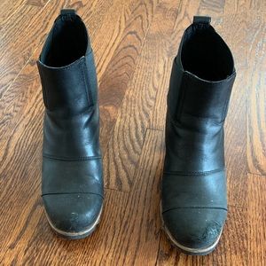 Sorel Addington Chelsea boots